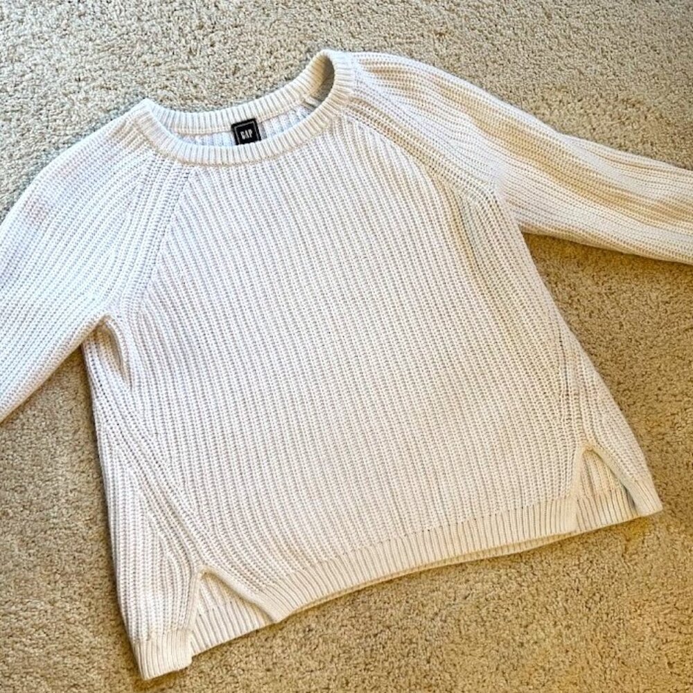 Gap Simple Knit White Sweater - Medium